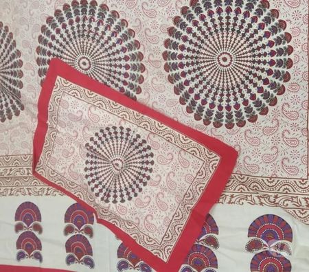 Buy & Sell Clothes Mumbai - Photos for Printed Glace Cotton Single Bedsheets With Pillow Cover