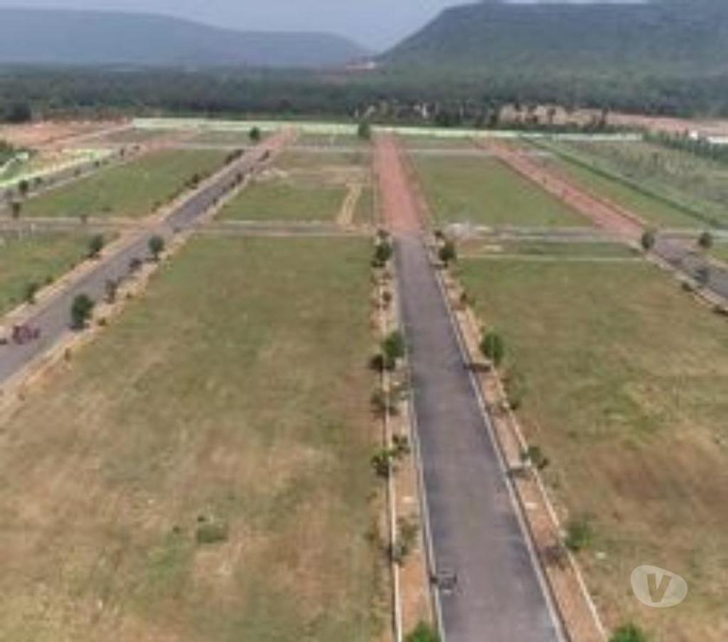 Land sale Noida - Photos for Which Plot is more Beneficial to buy near Yamuna Expressway