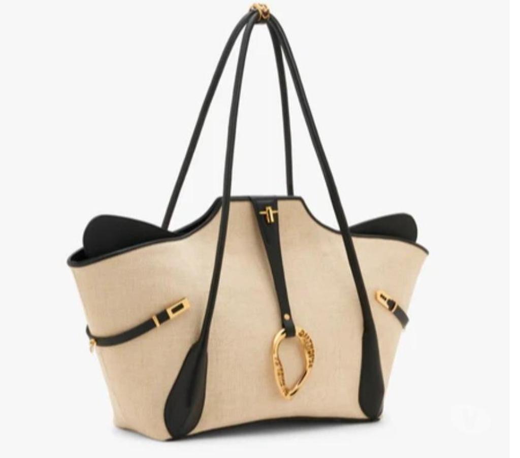 Fashion accessories New Delhi - Photos for Jute Bags: Sustainable Luxury for Every Moment