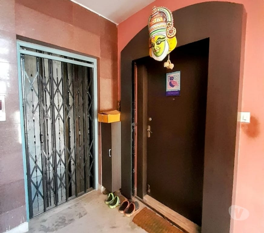 Houses & Flats for sale Kolkata - Photos for 3BHK Semi Furnished Flat For Sale near EM Bypass Kolkata