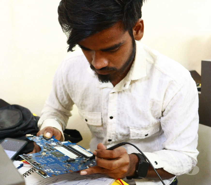 Coaching class New Delhi - Photos for Laptop Repairing Institute | Chip Level Laptop Repairing Cou