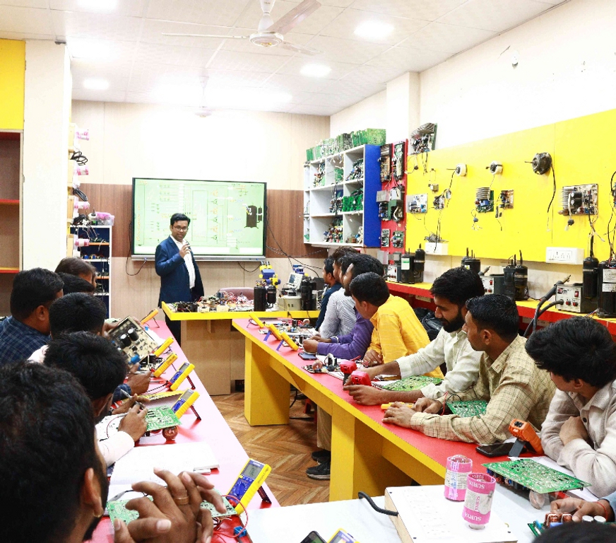 Coaching class New Delhi - Photos for AC Mechanical Repairing Course in Delhi | Call Now 880048539