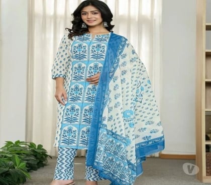 Clothes manufacturers - Photos for Elegant Blue and White Floral Printed Jaipuri Kurta Set